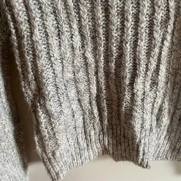 Banana Republic Italian Yarn Wool Blend Chunky Knit Turtleneck Sweater - Picture 7 of 14